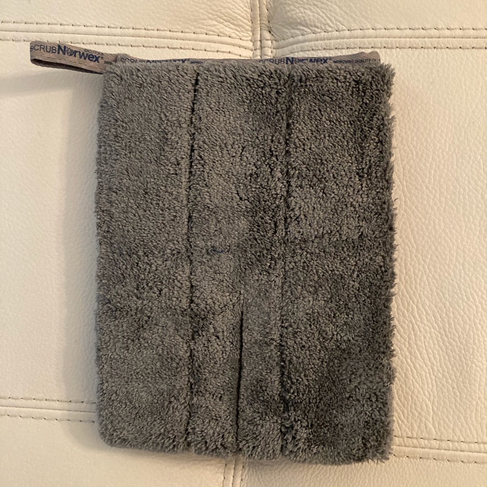 Norwex Bathroom Mitt